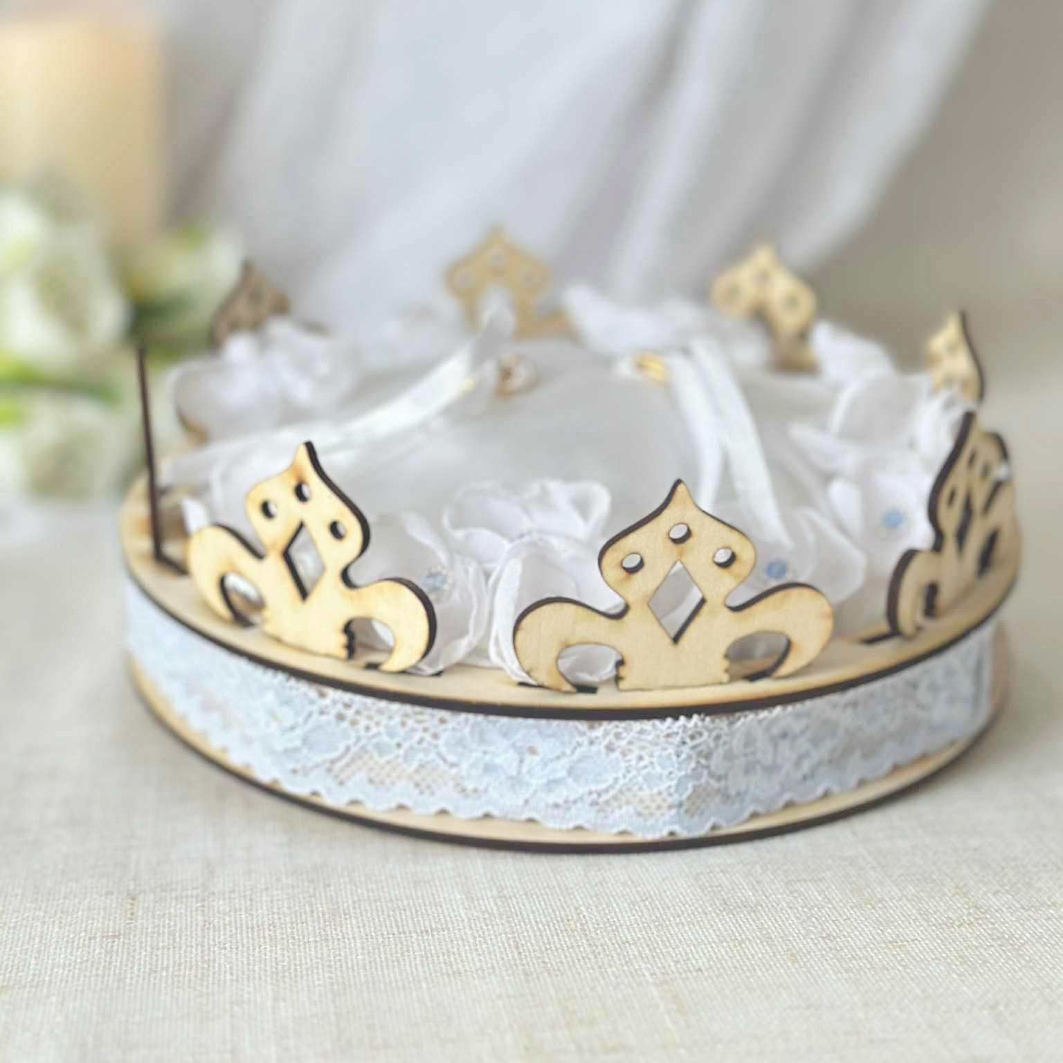 porte alliances bleu pastel blanc satin bois mariage princesse