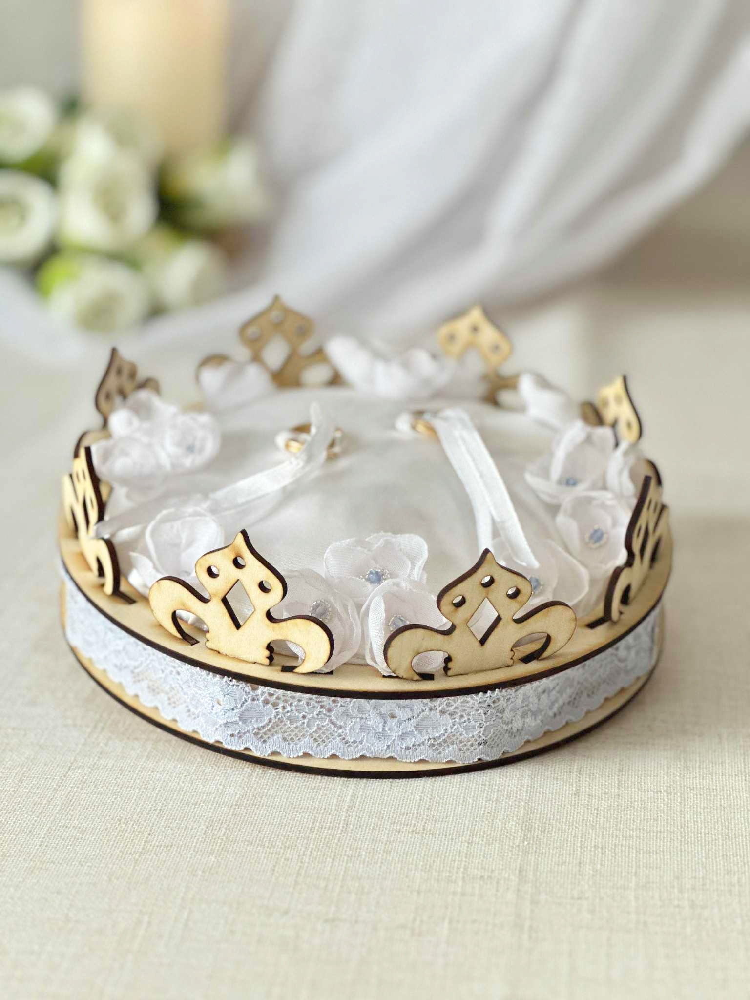 porte alliances mariage bleu pastel blanc bois satin perles fait main