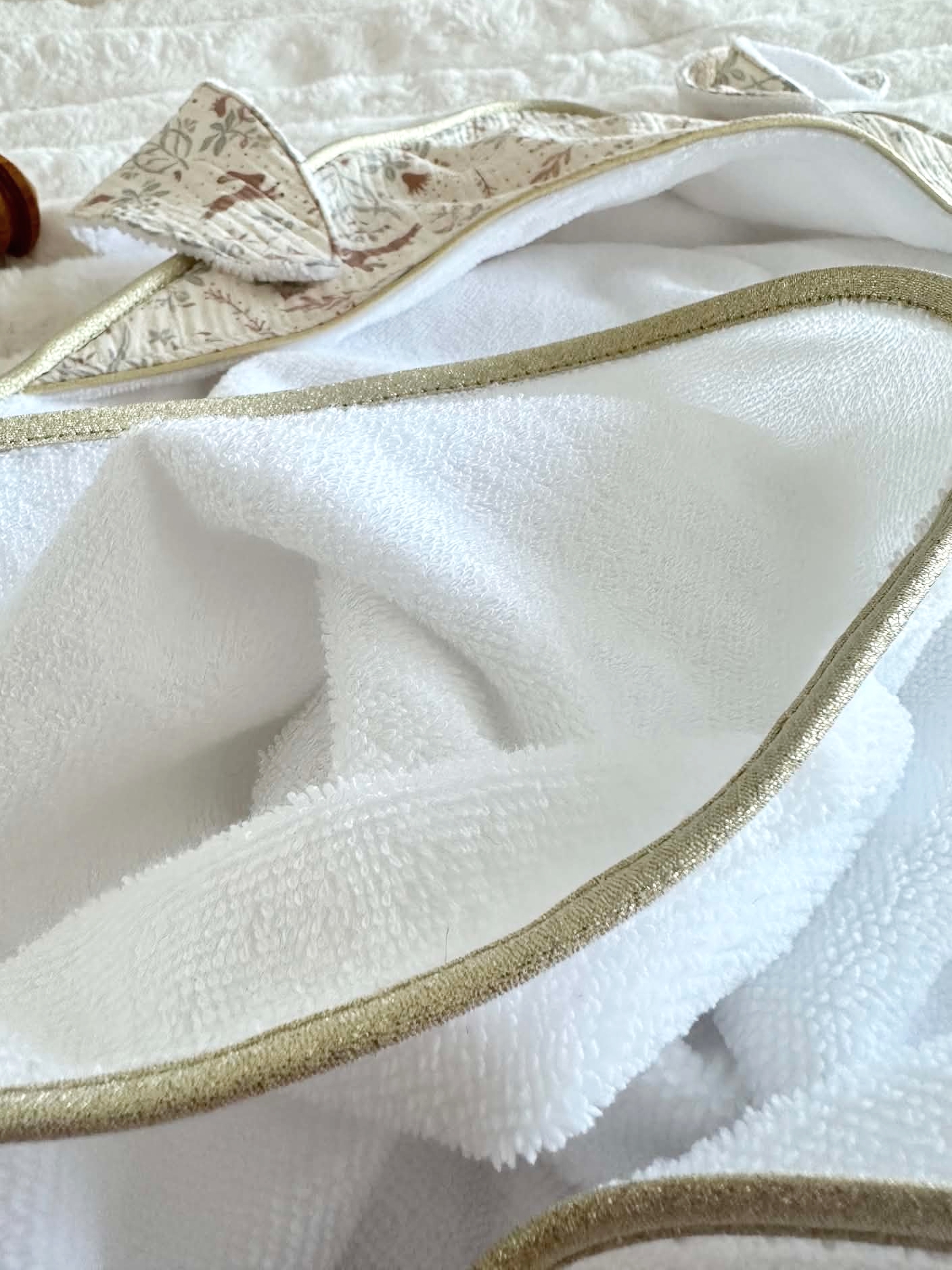 cadeau naissance artisanal mixte cape bain lapin le jardin secret