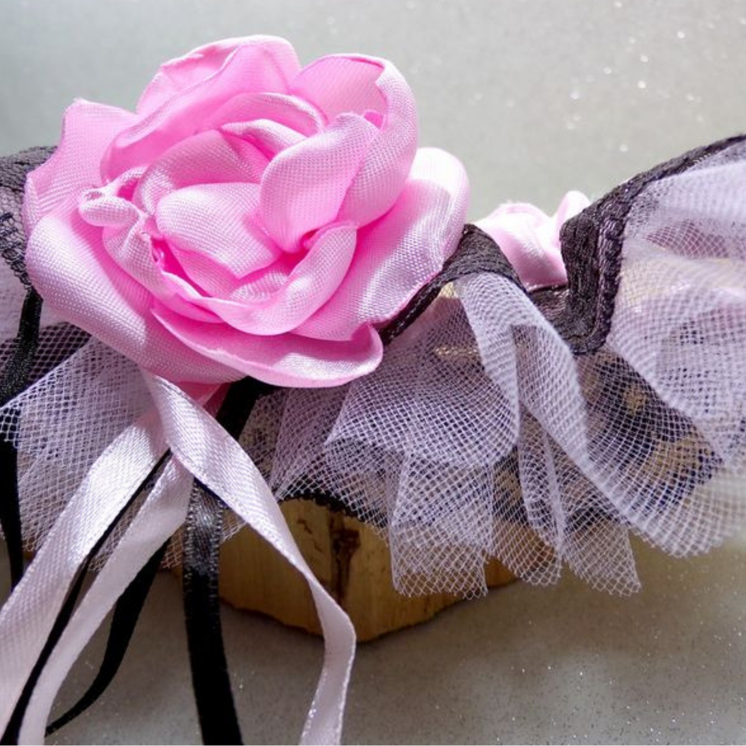 jarretière mariage rose chocolat dentelle personnalisée