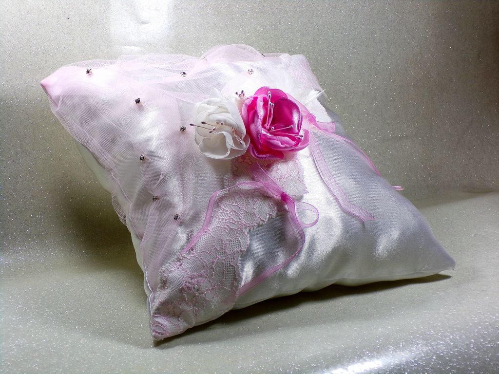 Coussin dalliances romantique rose poudré