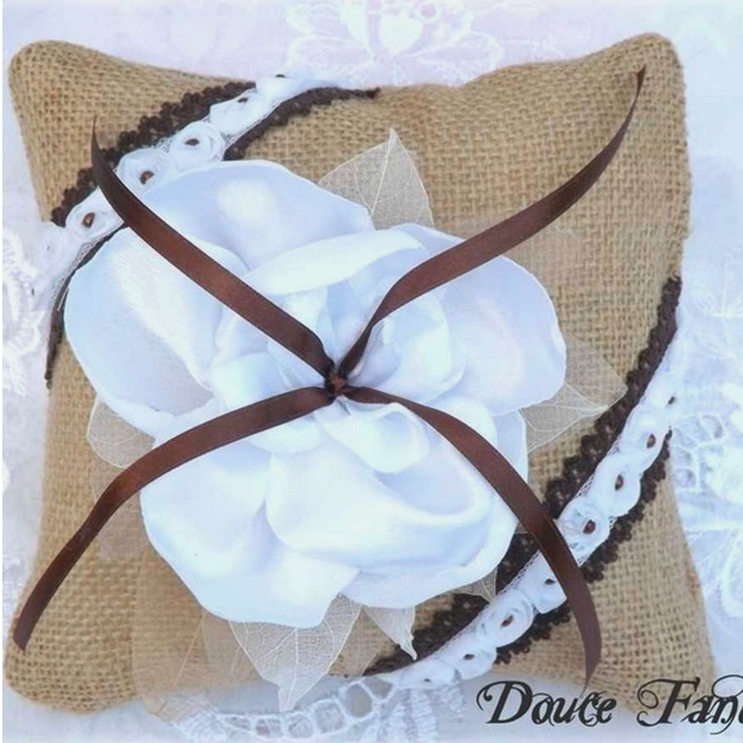 coussin pour alliances mariage jute champetre fleur