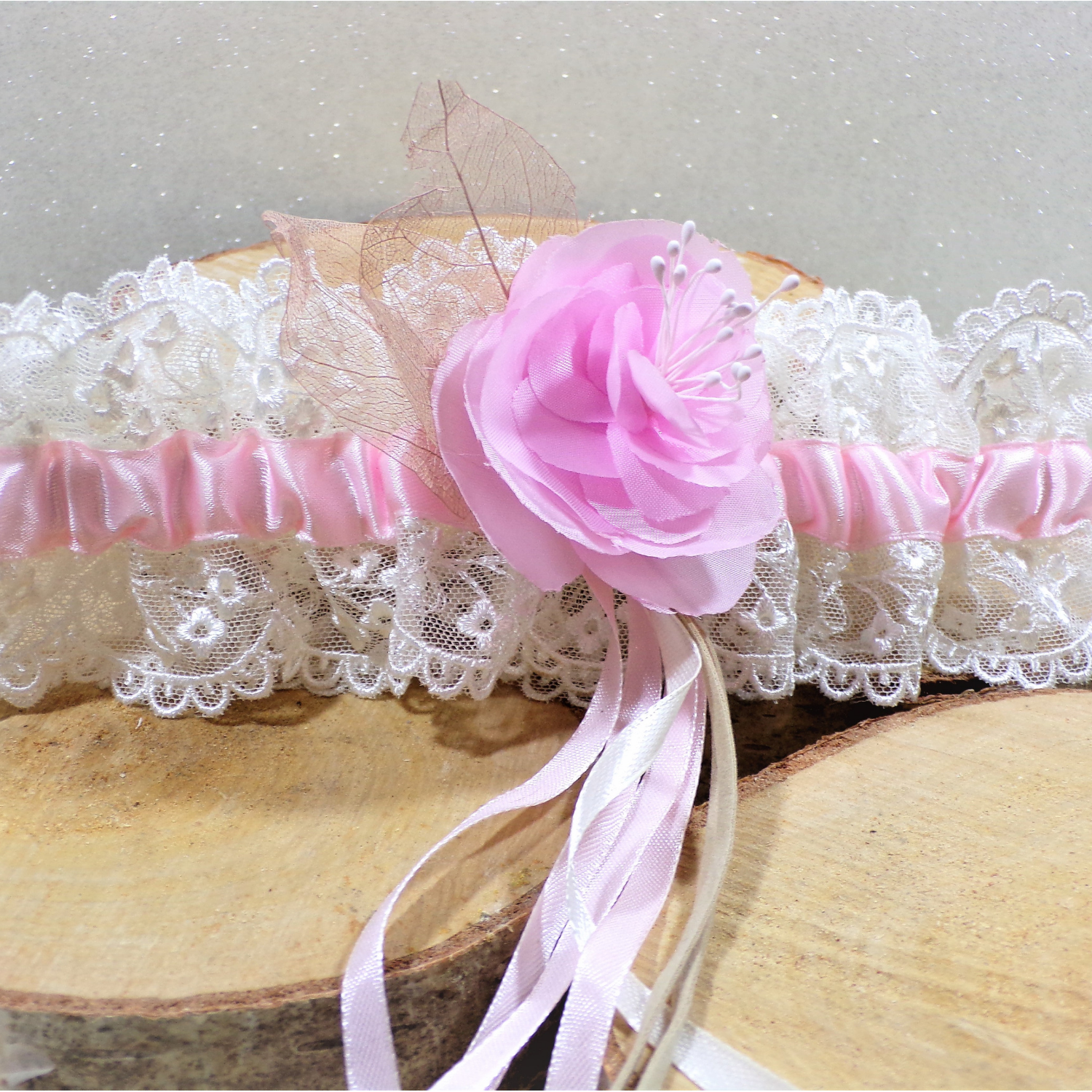 jarretière de mariée dentelle ivoire rose fait main mariage romantique champetre boheme vintage