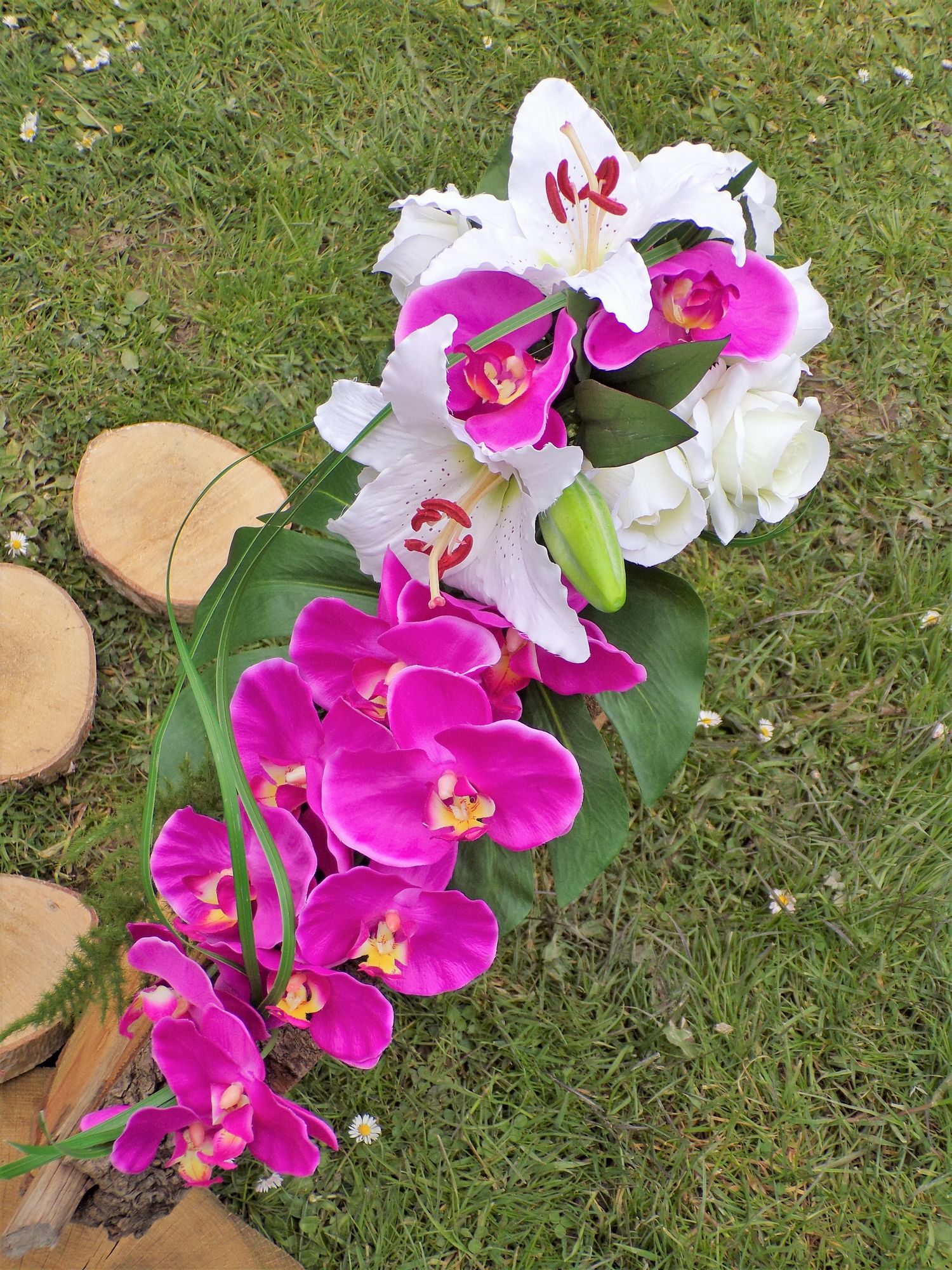 bouquet mariée orchidée cascade lys roses fuchsia blanc fleurs artificielles