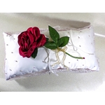 Coussin porte alliances rose rouge strass satin dentelle