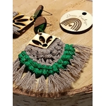 boucles oreilles longues bois macramé vert taupe