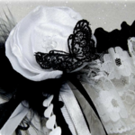 Jarretière de mariée dentelle papillon plume