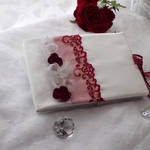 accessoire de mariage rouge blanc doré personnaliser dentelle plume
