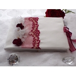 livre dor mariage dentelle plume rouge blanc or