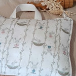 coussin maternelle fille lapin rose