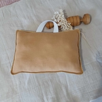 coussin enfant sieste maternelle poignée lion