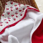 cadeau naissance fille cape de bain rouge eponge bambou