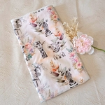 couverture savane rose bohème pompons fait main cadeau bébé