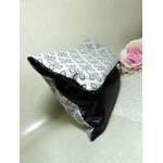 trousse pliée satin noir fait main