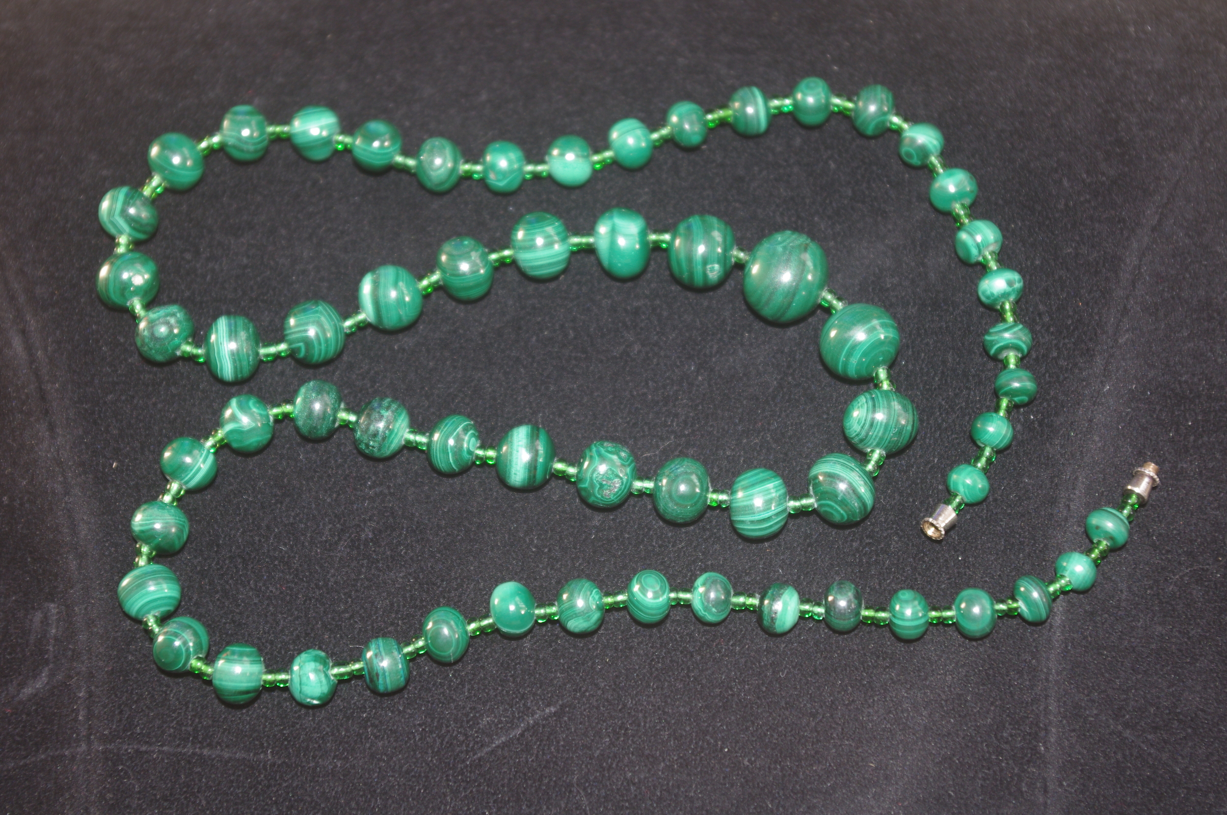 COLLIER-MALACHITE-VINTAGE-OCCASION-FERMOIR-A-VIS-ETOILEHARMONIE