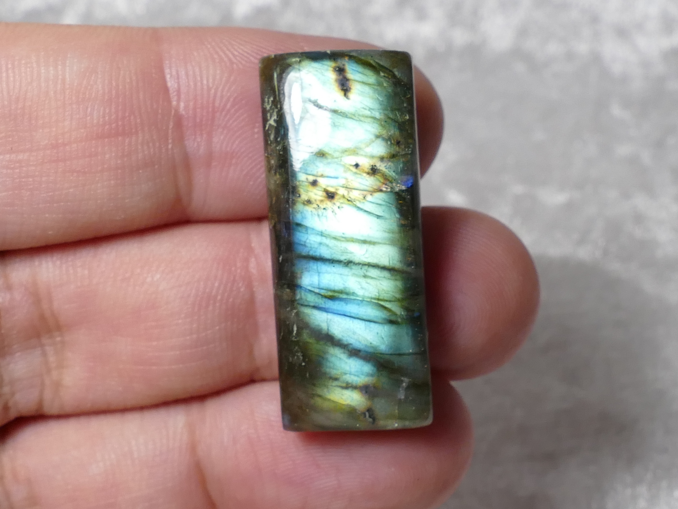 labradorite naturelle cabochon
