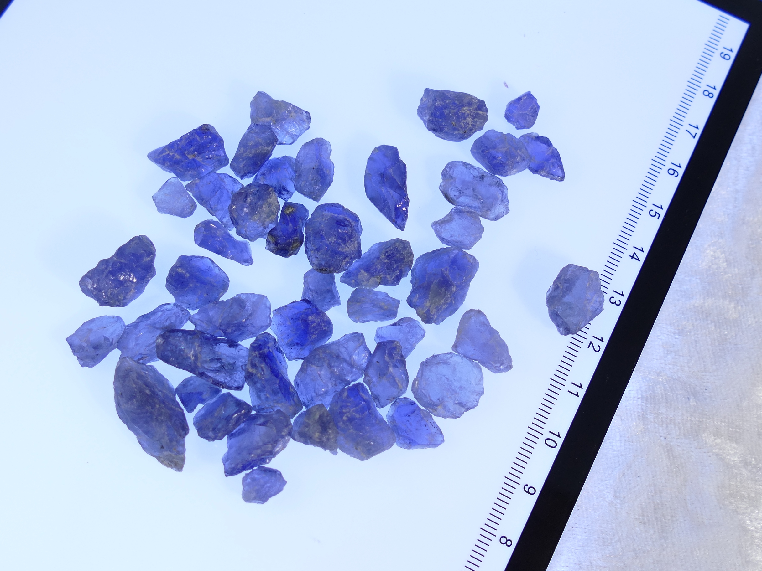 RARE !! IOLITE VIOLETTE BLEUE D'AFRIQUE : 7.2 mm x 5.4 mm