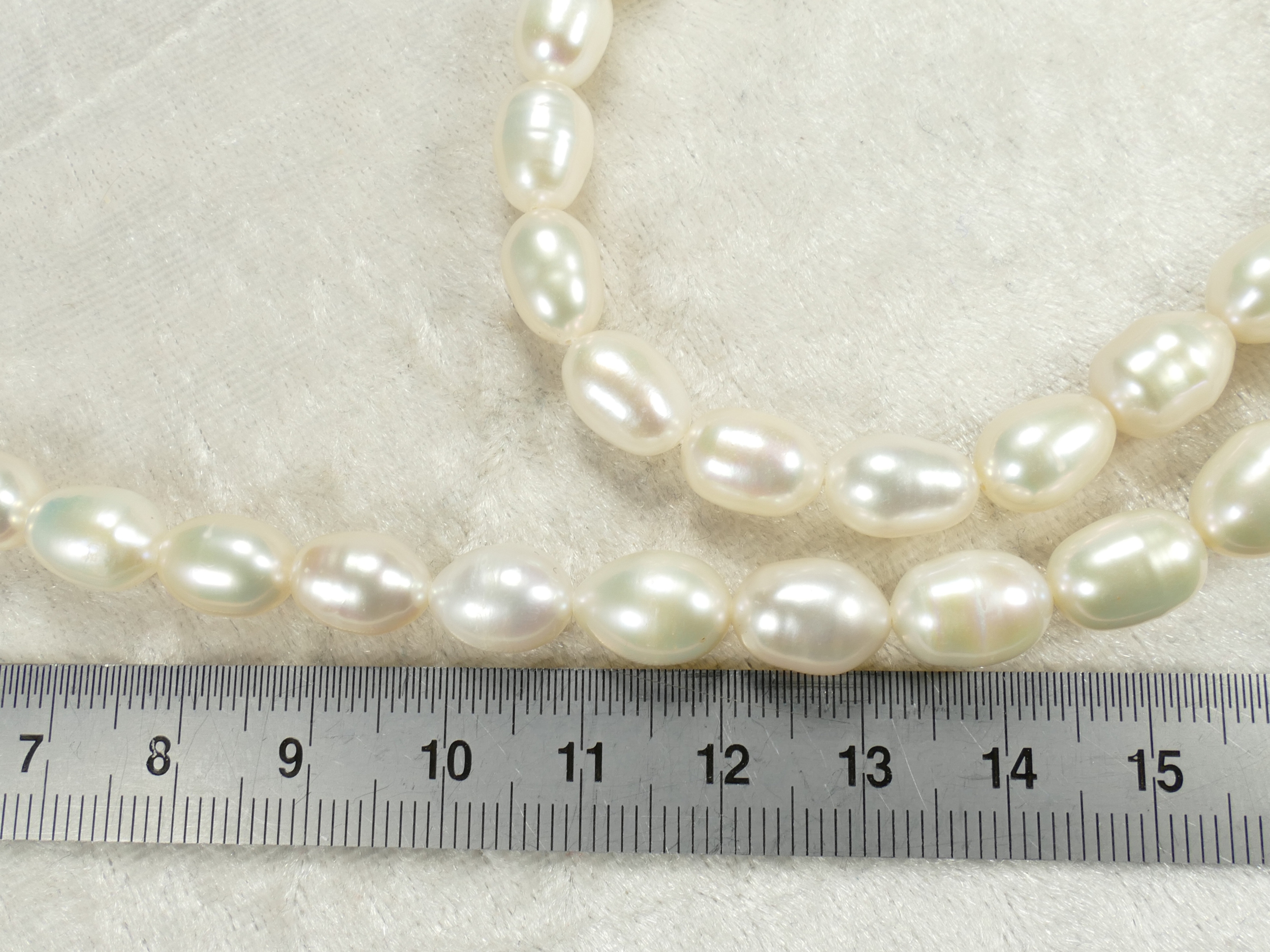 Collier perle nacre culture ovale eau douce pomme de terre 120 cm 91 grammes