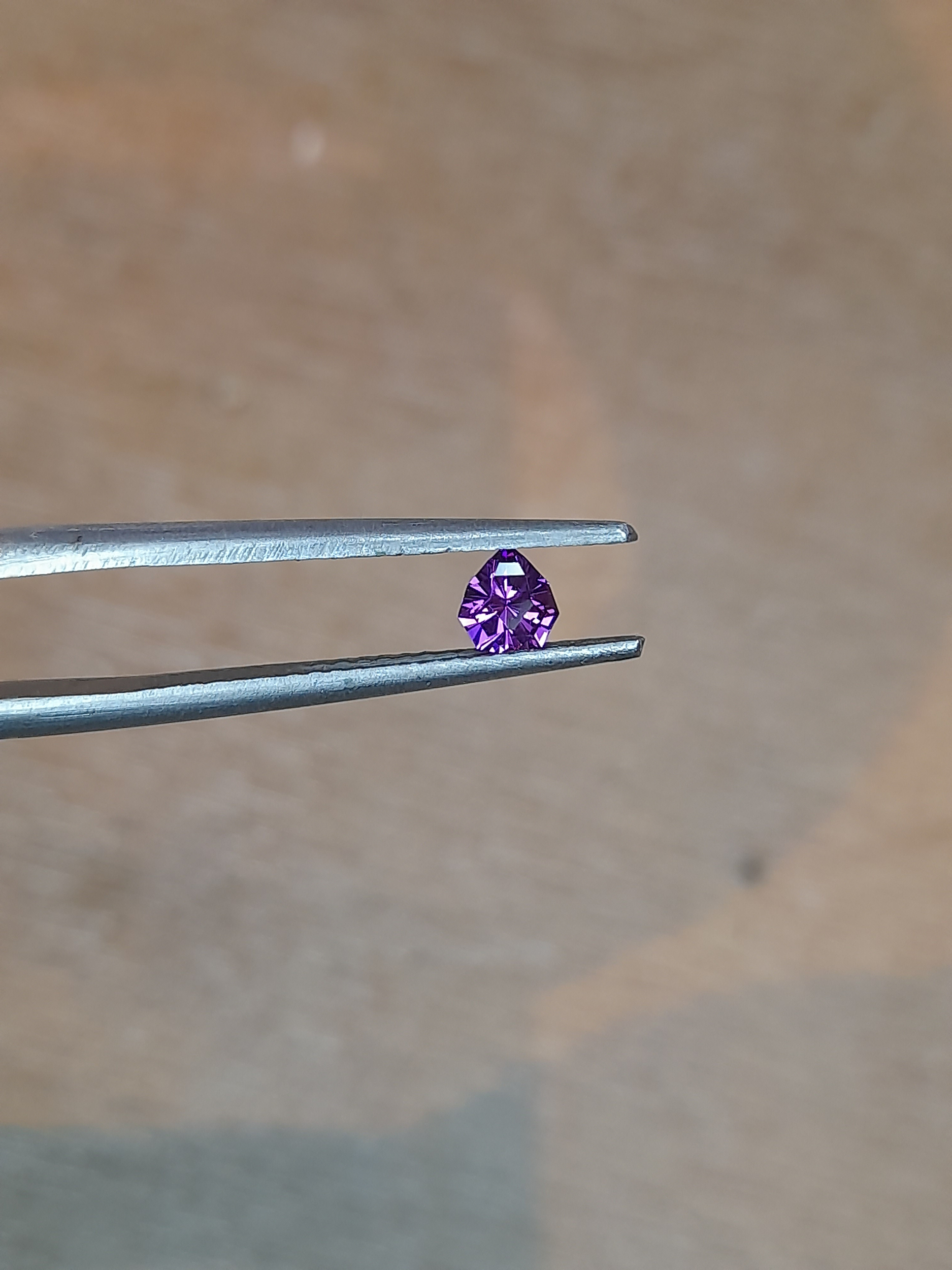 Rhodolite garnet purple natural in pear Grenat naturel violet