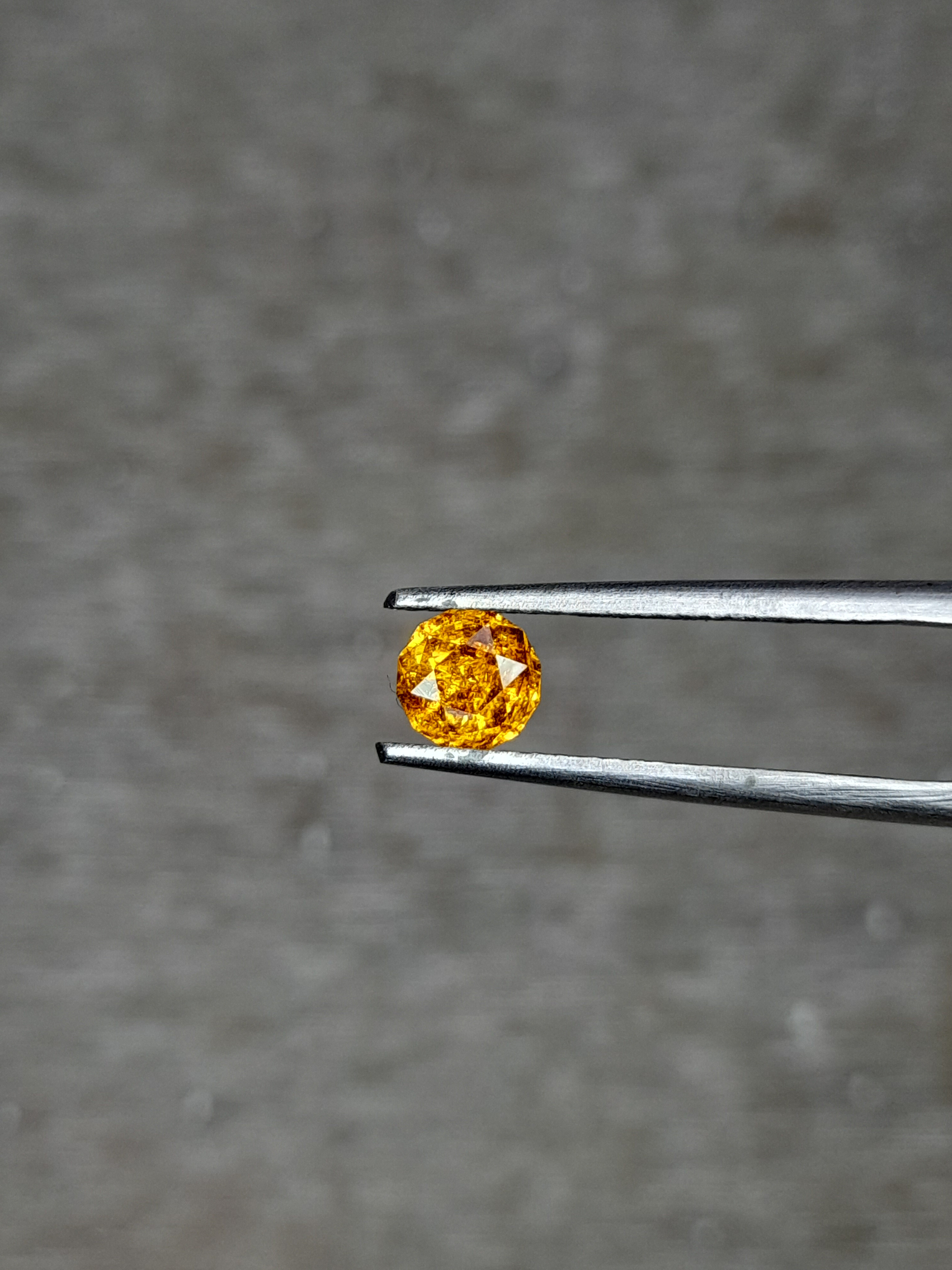 grenat orange spessartite naturel facettée rond Tanzanie