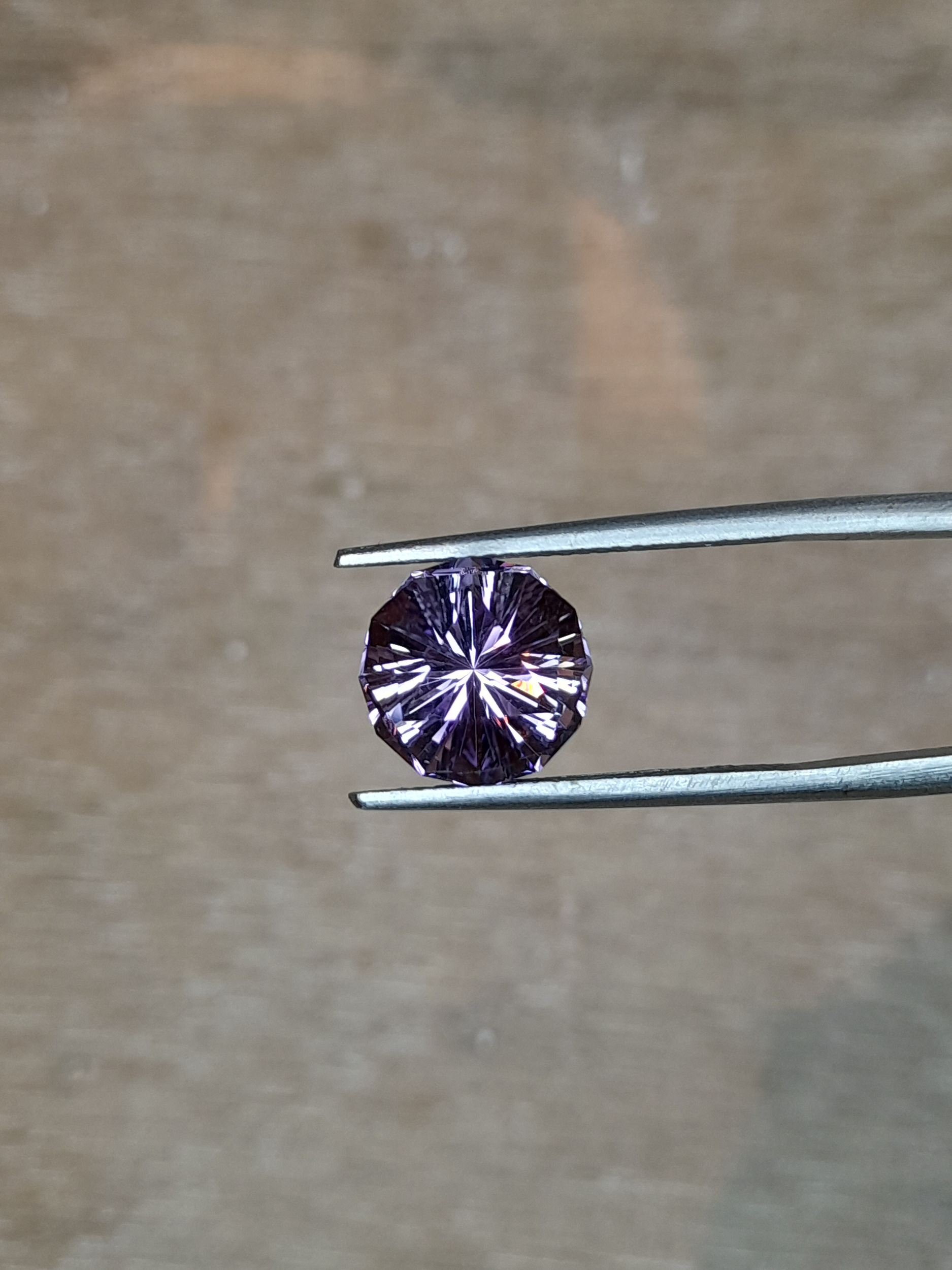 Natural amethyst from Brazil faceted in round in France 3ct - Améthyste naturelle facettée rond