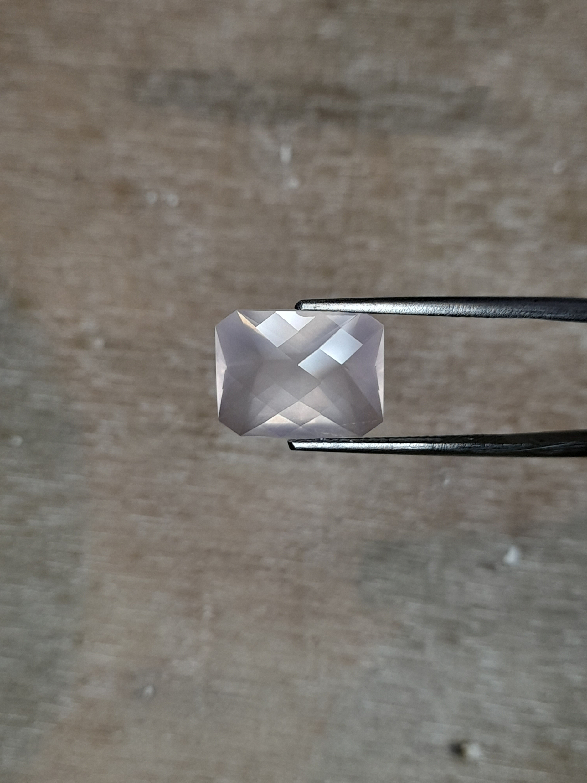 Natural Rose Quartz 6.79ct Octogon checker faceted in France Quartz rose naturel