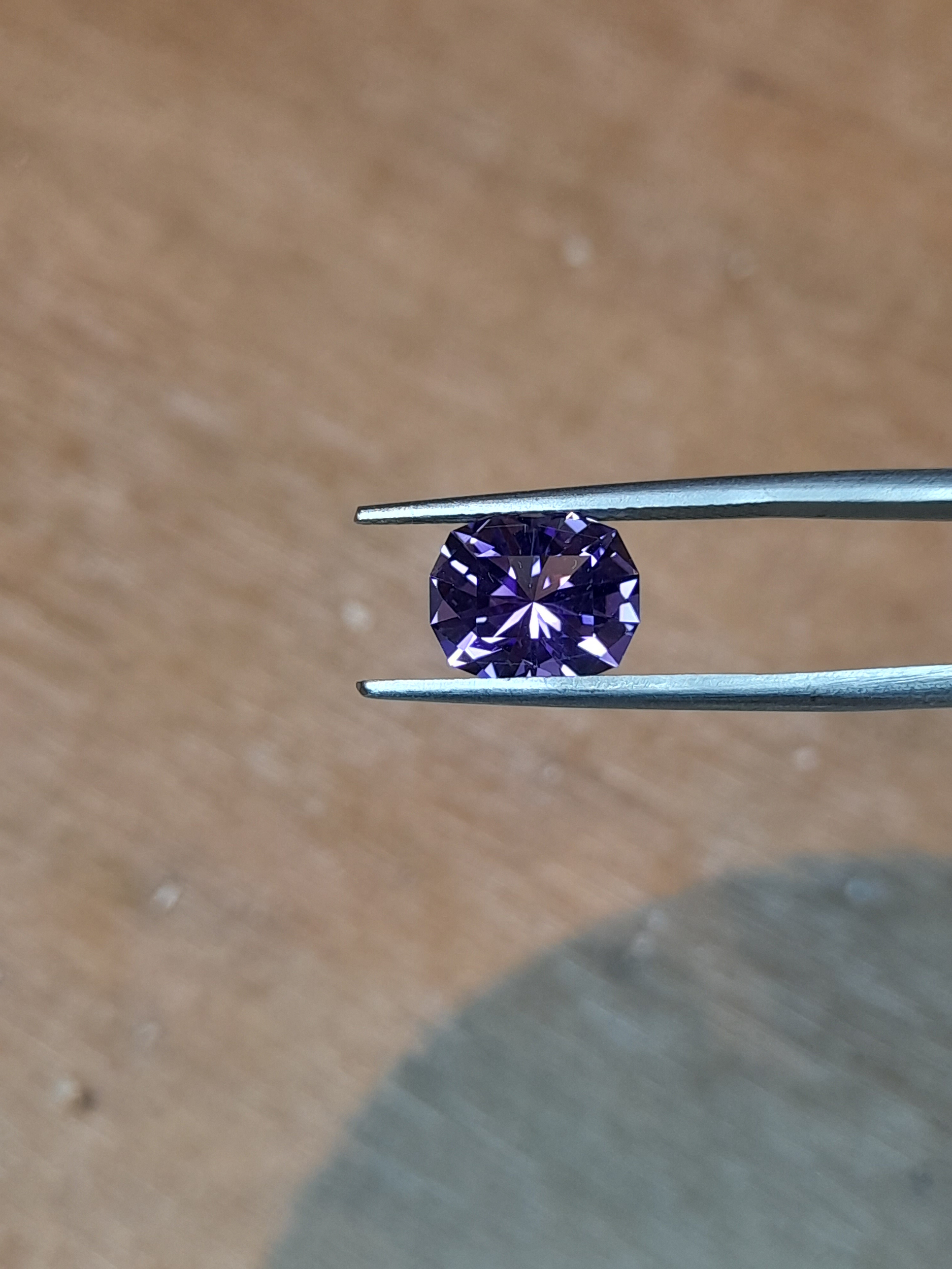 Améthyste naturelle 2.37ct Coussin rectangle taille de précision Natural Amethyst faceted in rectangle cushion