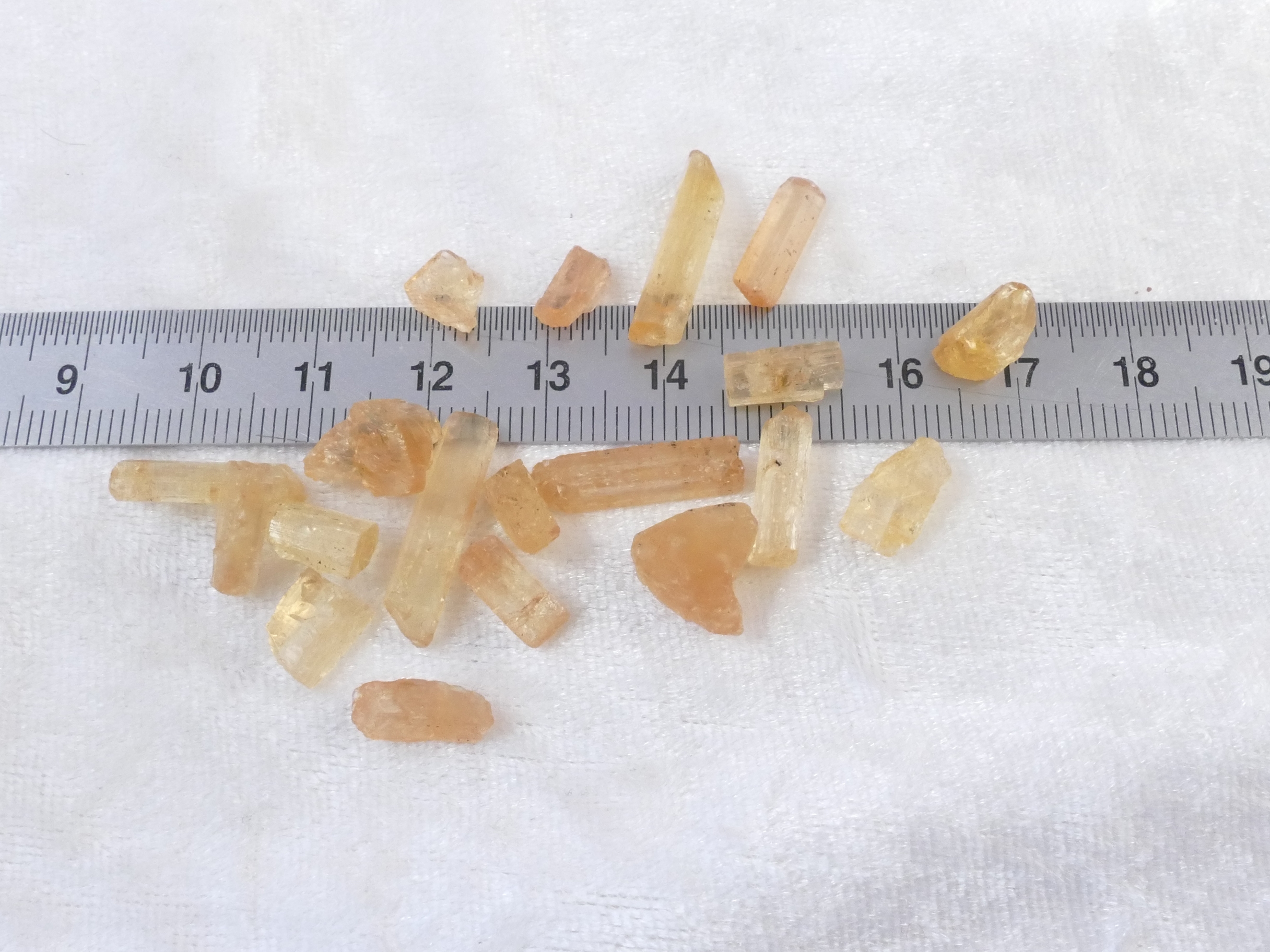 Topaze Dorée Naturelle Brute – 91,35 Carats, 49x17mm, Certifiée AGI, Pierre Précieuse Du Brésil