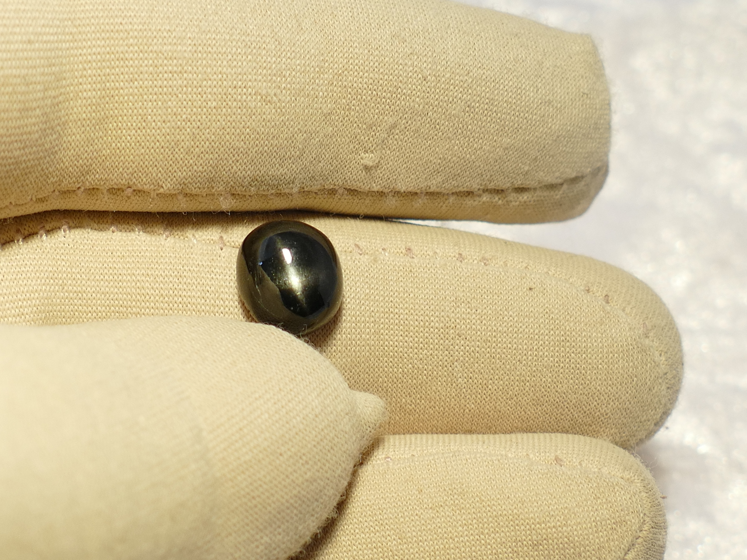 diopside étoilé naturelle cabochon ovale