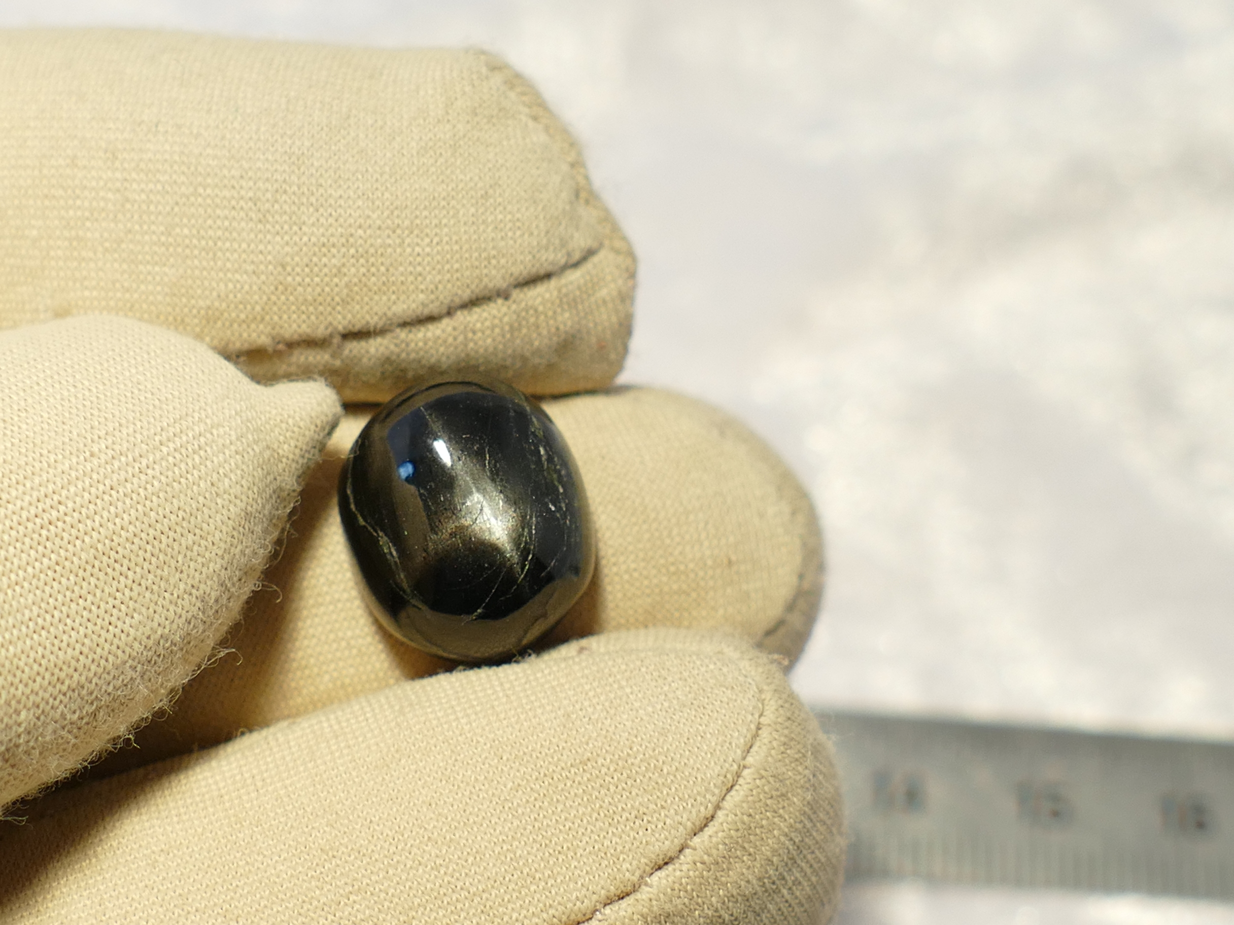 diopside étoilé naturelle cabochon ovale