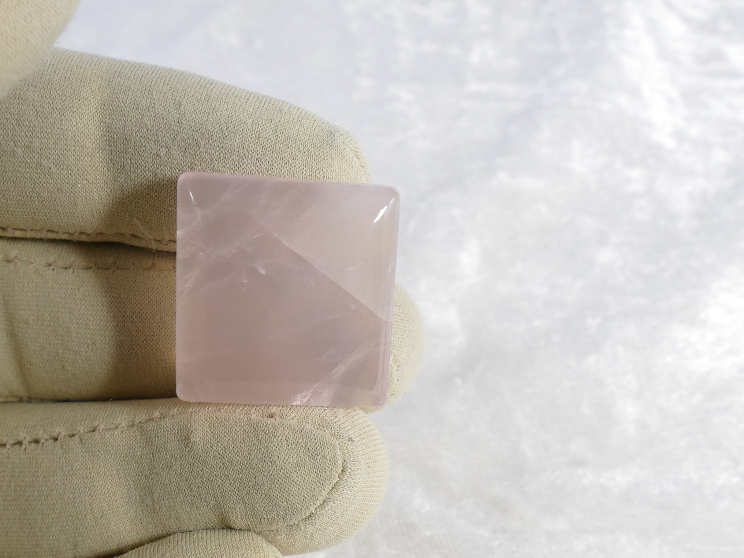 cabochon de quartz rose naturel en carré