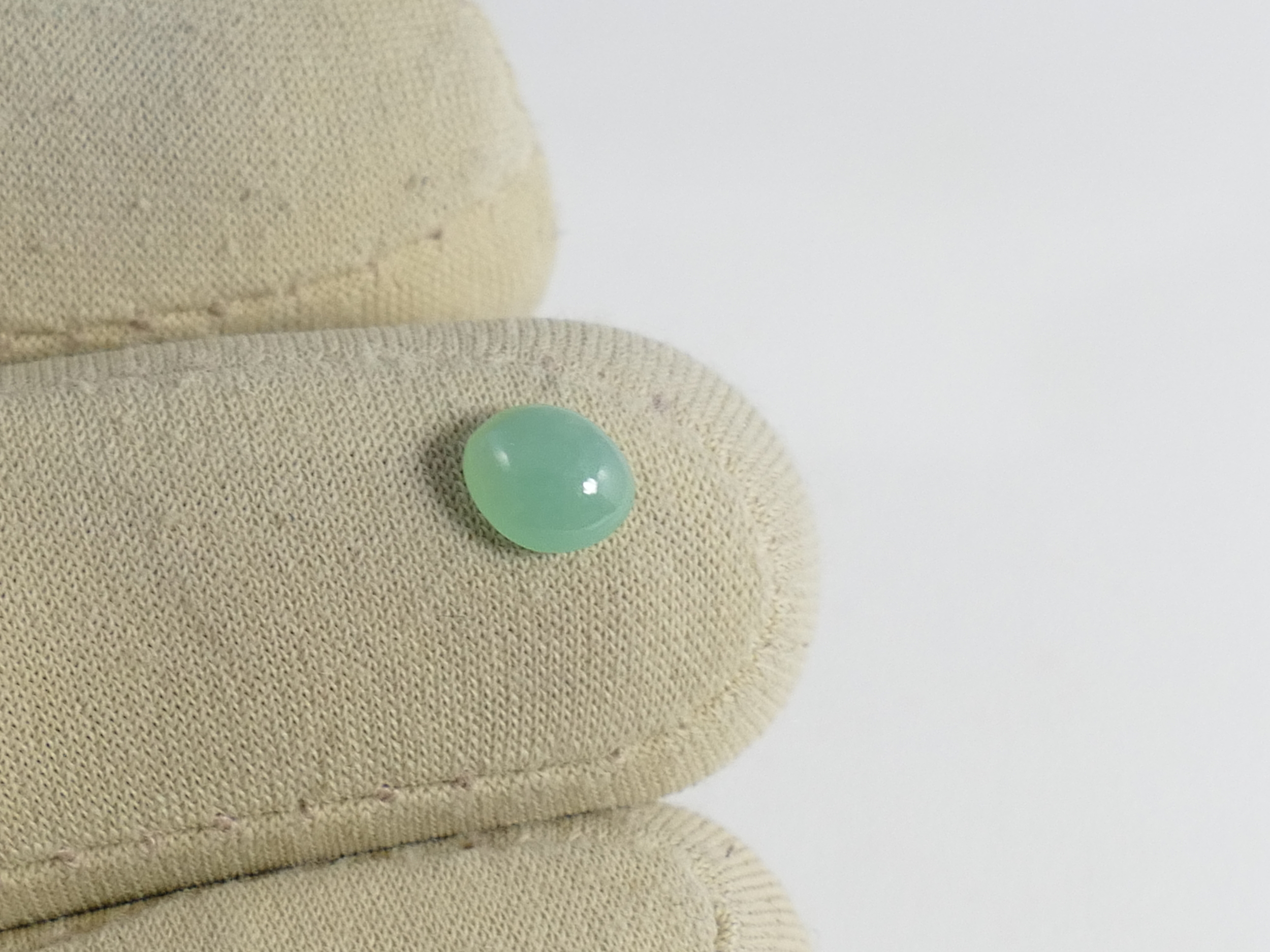 jade naturel cabochon