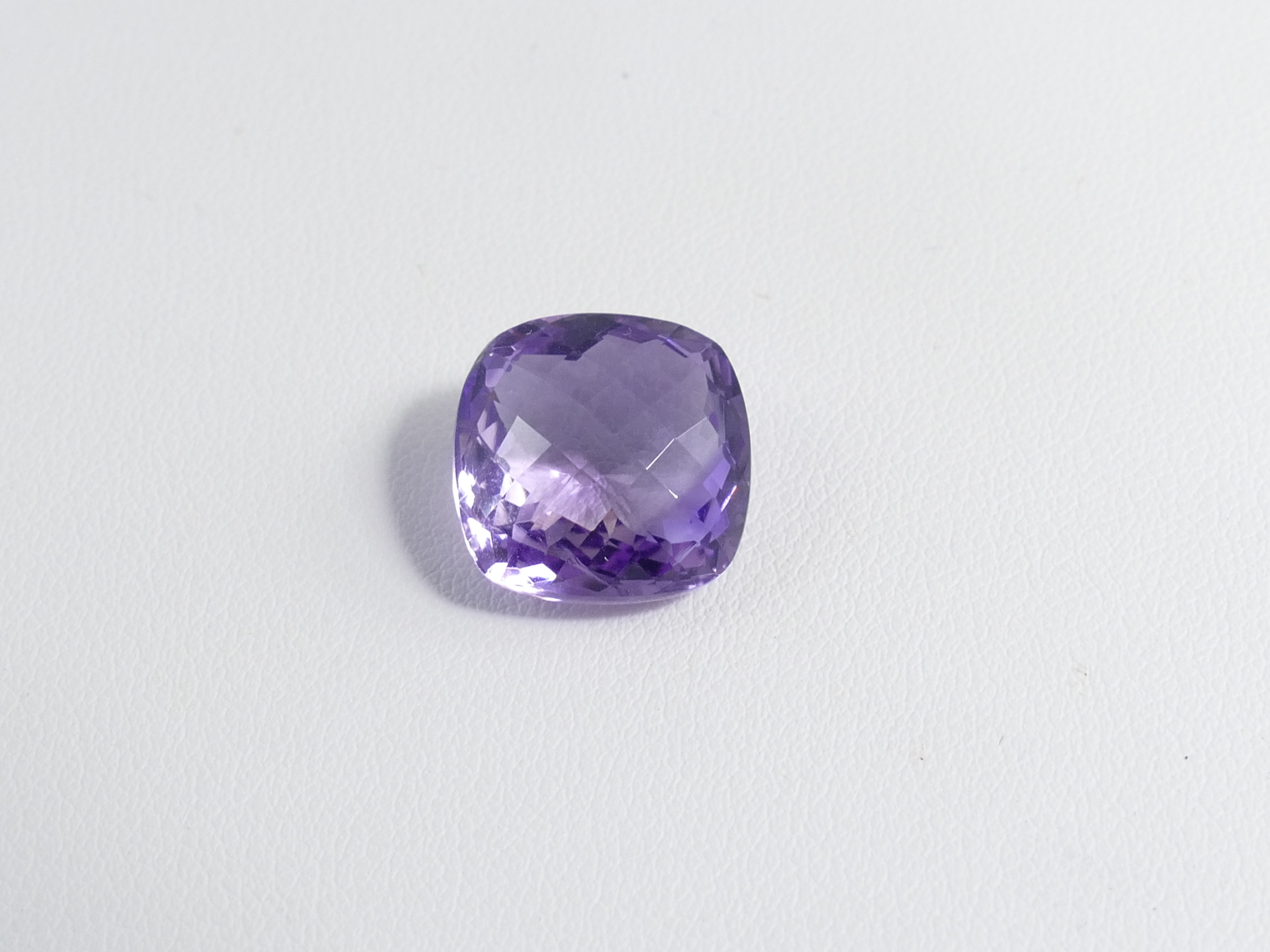 Bague en or blanc massif 14 carats avec améthyste naturelle de 6,90