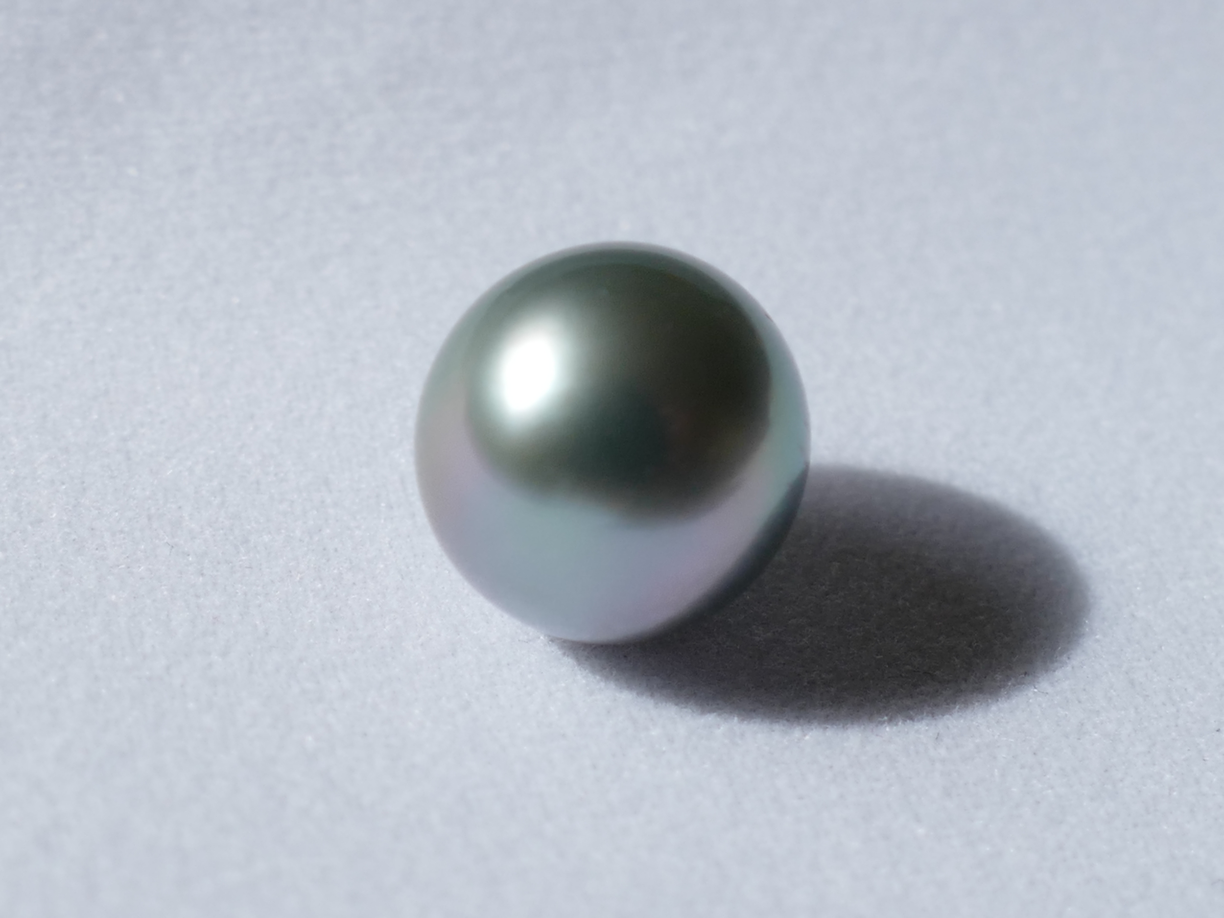 Perle de culture de tahiti ronde, gris argent x 1pc