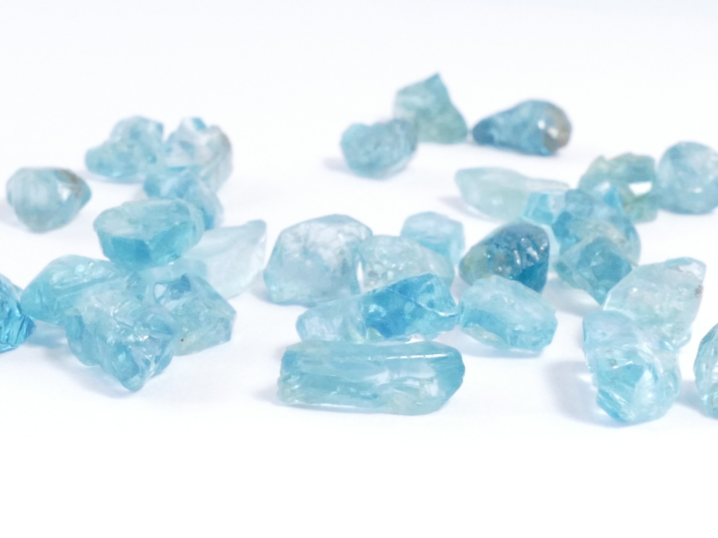 zircon bleu brut naturel du Cambodge