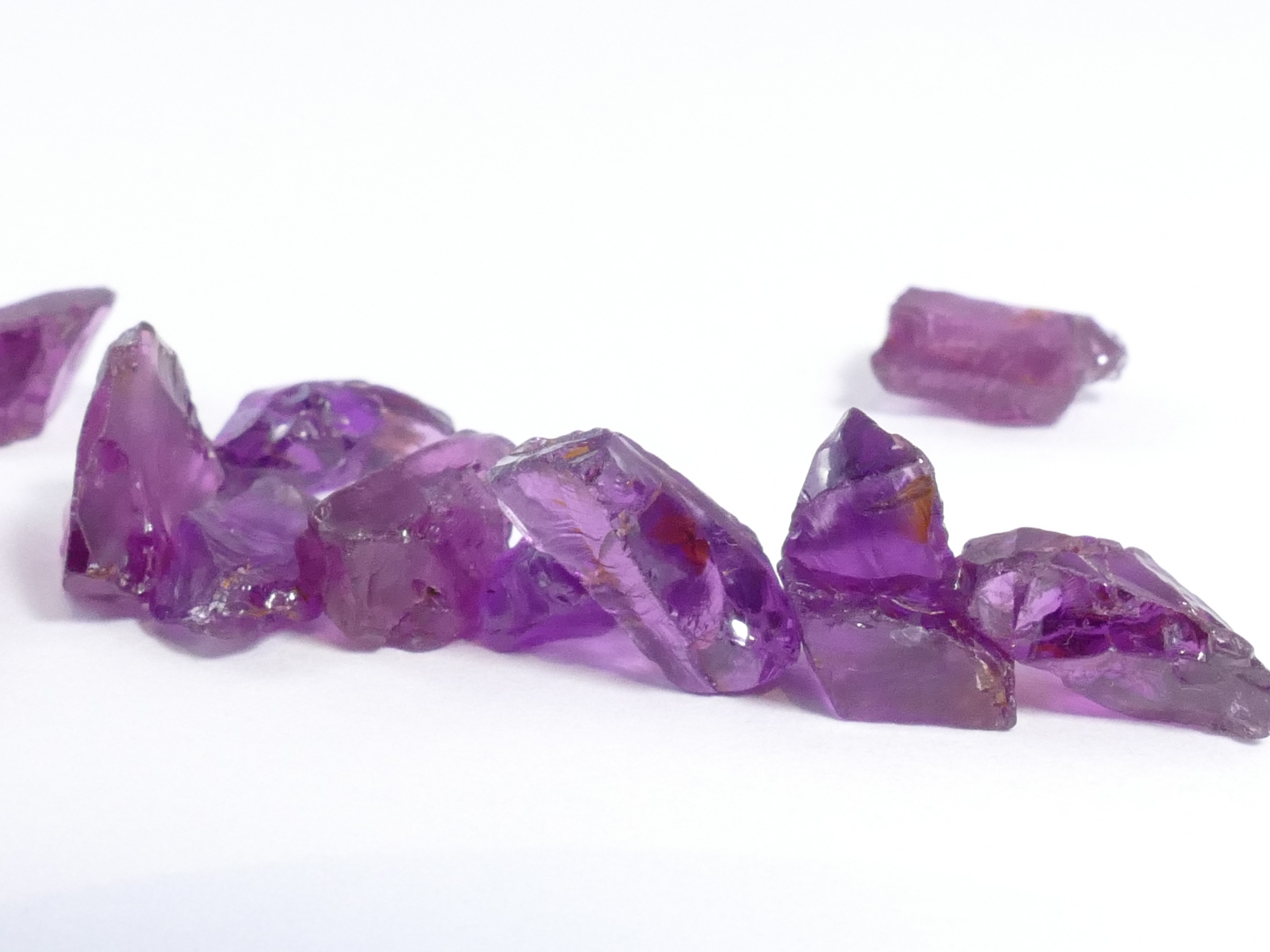 grenat intense rhodolite brut naturel tanzanie