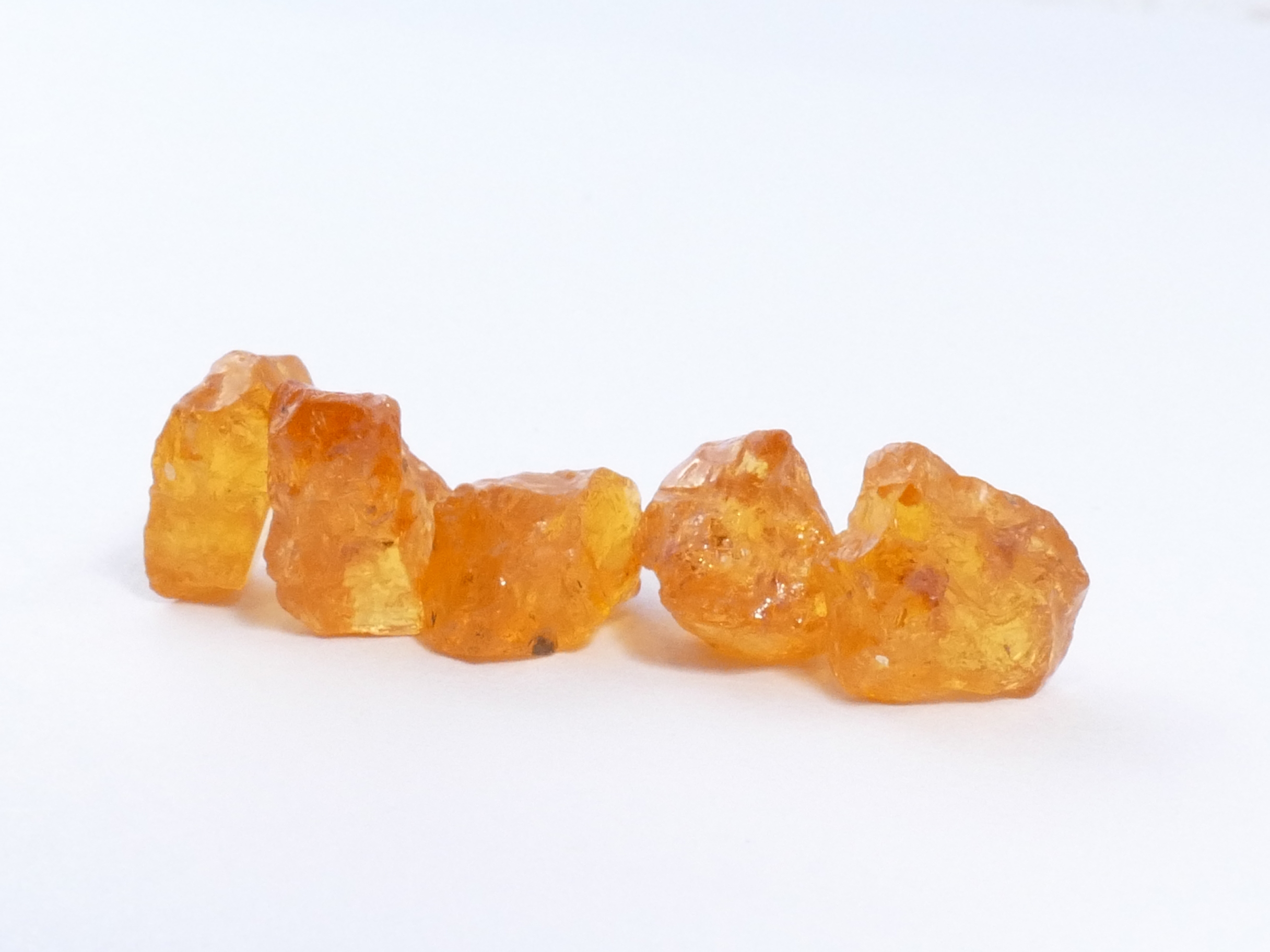 Grenat orange intense Spessartite brut naturel de Tanzanie