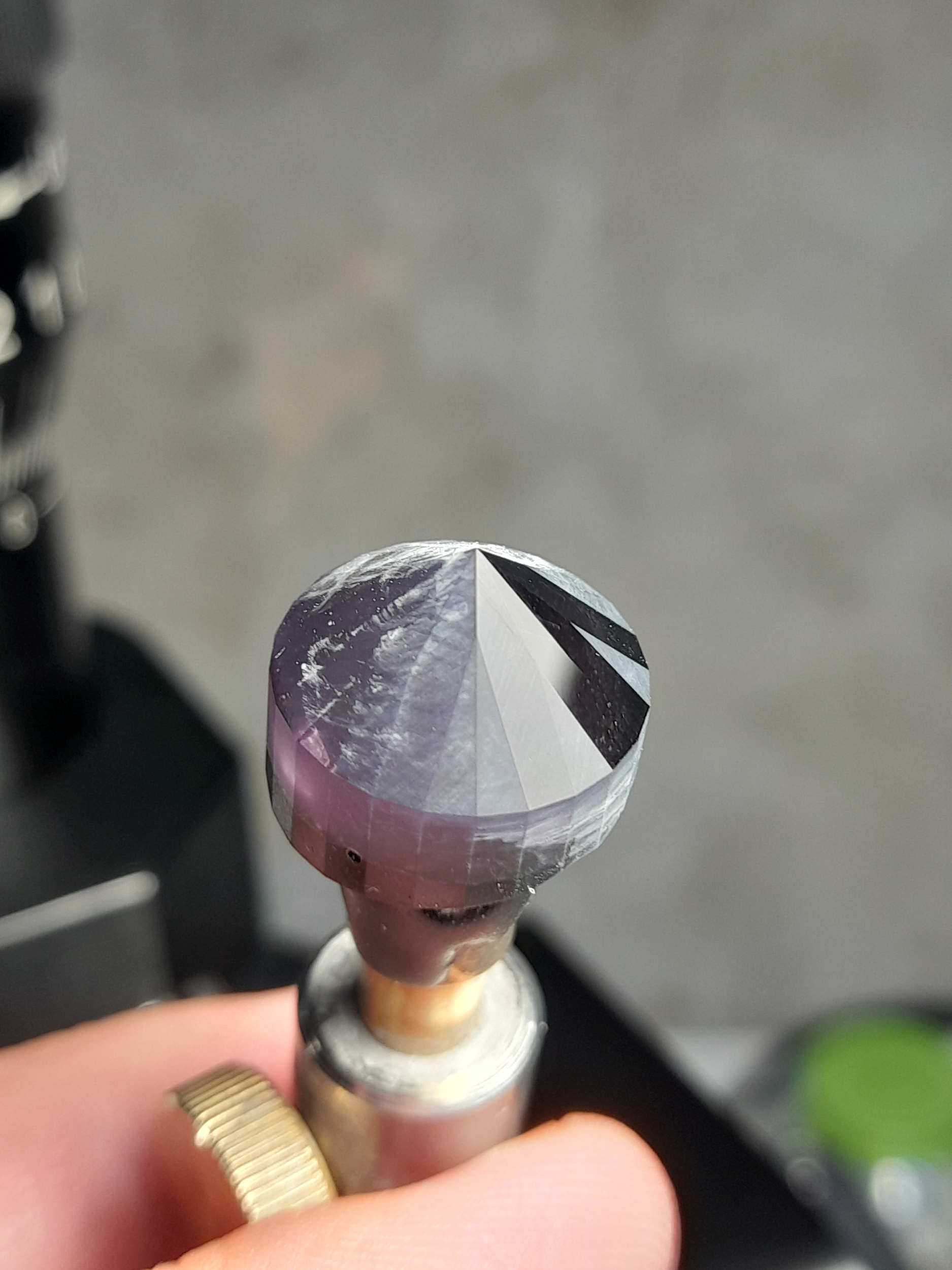 pavillon termine et debut du polissage de l amethyste