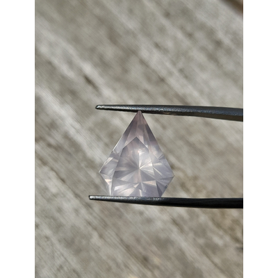 Quartz rose  naturel 8ct taille poire - diamant precision cut Natural rose Quartz pear