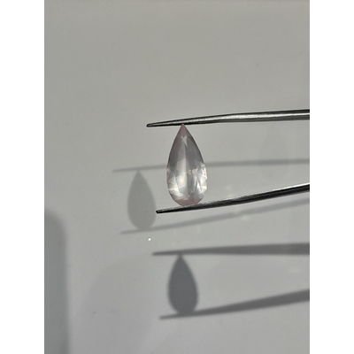 Quartz rose naturel facetté en poire 6.38ct Natural rose Quartz faceted in pear
