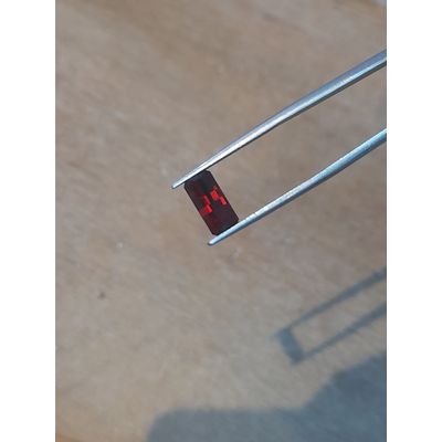 Natural red garnet 1.94ct in rectangle pixel cut style Grenat rouge naturel taille rectangle