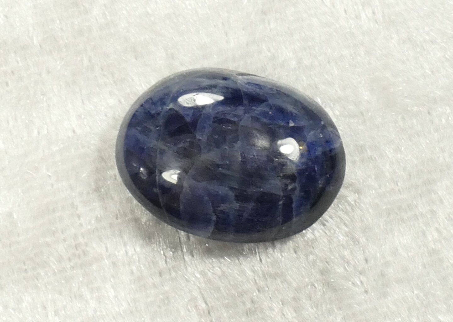 Saphir Bleu Naturel 0,98 Carats Ovale - Certificat IGI, Non Traité, Provenance Madagascar | Pierre Précieuse Neuve