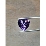 Natural amethyst in heart 8.6ct faceted in France Améthyste naturelle en coeur