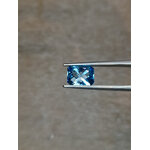 Topaze bleue naturelle 2.6ct en damier octogonal facetté en France Natural blue Topaz checker