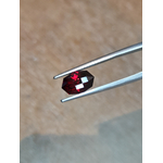 Grenat rouge naturel 2.21ct facetté en damier octogone long Natural red garnet in long octogon checkerboard