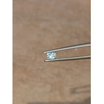 Natural blue zircon 0.44ct in rectangle cushion Zircon bleu naturel en coussin rectangle
