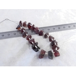 Perle de grenat rouge violet brut naturel