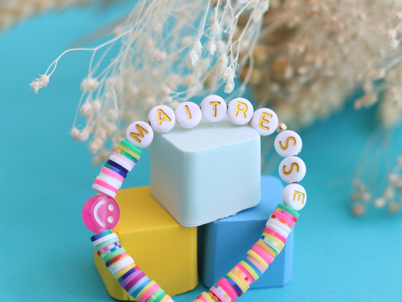 perles-lettres-maitresse-pour-bracelet-a-personnaliser-2