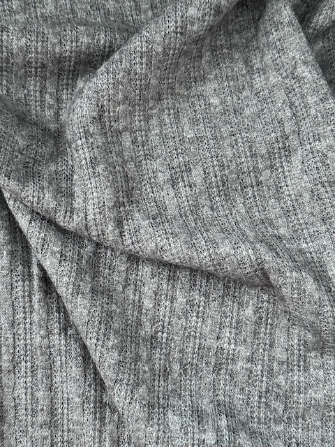 Maille douce torsadée coloris gris 20 x 140 cm
