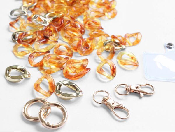 kit-diy-chaine-de-telephone-maillons-ambre-et-dores-5